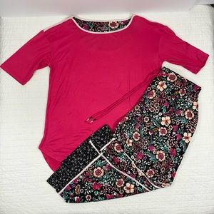 Cuddl Duds pajama set, short sleeve shirt and cropped floral pants; Size XS